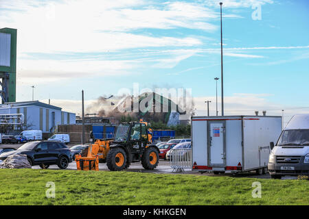 Kellingley Colliery Keine 2 Wicklung Haus Abriss; die Zahl zwei Tower am Kellingley Colliery, North Yorkshire, wurde unten mit Sprengstoff in Br gebracht Stockfoto