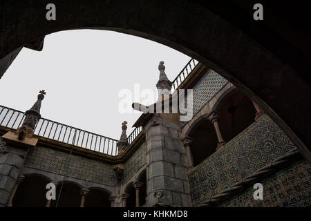 Innerhalb von Pena Palast in Sintra, Lissabon, Portugal. Im Innenhof. Stockfoto