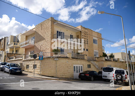 Valetta, Malta. 15/11/2017 -. Die maltesischen Unternehmen und Beteiligungsgesellschaften in der Mitte des 'Paradise Papers, Valletta, Malta. . Diese Firmen helfen, die Reichen und Berühmten ihre Steuerlast durch legale Steuervermeidung Regelungen, die die Schlupflöcher in den nationalen und internationalen Steuerrechts ausnutzen zu reduzieren. 40 Triq Sir Augustus Bartolo, Ta' Xbiex, Valletta. Offizielle Adresse von TUC Ltd., das Ukrainische Politiker Anton Prigodsky als Direktor des Unternehmens. Stockfoto