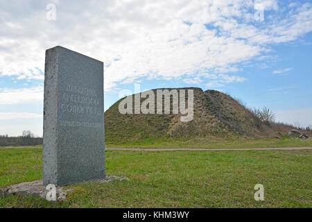 Staraja Ladoga, Russland - 05.Mai: grabhügel - den Ort, wie eine Legende sagt, wo ist die prophetische Oleg Begräbnis am 05 Mai, 2015 Stockfoto