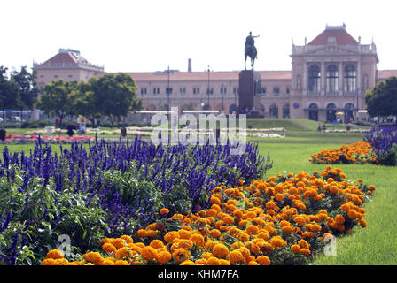 Blumen im Park in der Nähe von Bahnhof, Zagreb, Kroatien. Stockfoto