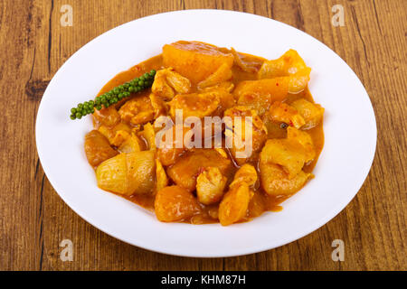 Thai traditionelle Penang curry mit Huhn und Gewürze Stockfoto