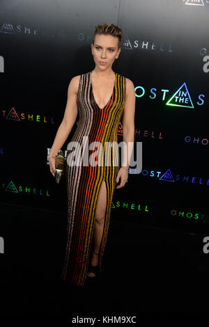 NEW YORK, NY - 29. MÄRZ: Scarlett Johansson besucht Paramount Pictures & DreamWorks Pictures veranstalten am 29. März 2017 die Premiere von „Ghost in the Shell“ im AMC Lincoln Square Theater in New York City People: Scarlett Johansson Transmission Ref: MNC1 Stockfoto