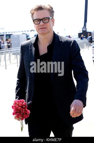 SANTA MONICA, CA - FEBRUAR 25: Colin Firth nimmt am 25. Februar 2017 in Santa Monica, Kalifornien, an den Film Independent Spirit Awards 2017 am Santa Monica Pier Teil.Personen: Colin Firth Transmission Ref: MNC76 Stockfoto