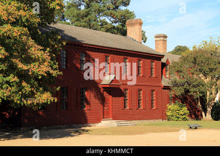 Die Peyton Randolph Home, hier hell rot lackiert, ist eine der ältesten kolonialen Häuser in der Altstadt von Williamsburg, Virginia gelegen Stockfoto