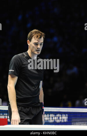 Jamie Murray (GBR) konkurrieren in der Doppelkonkurrenz in der NITTO ATP-Finale in der O2 Arena, London, UK. Der Verband der Tennisprofis Endrunden (ATP) sind das Saisonfinale und verfügen über die Top 16 Doppelzimmer Paare sowie eine Konkurrenz singles. Die Veranstaltung ist die zweithöchste Stufe des Herrentennis Turnier nach den vier Grand Slam Turniere. Peter Fleming und John McEnroe halten den Rekord für die meisten verdoppelt Titel, mit sieben Siegen. Die Veranstaltung zieht mehr als eine viertel Million Zuschauer, sowie die Generierung eines weltweiten TV-zuschauerzahlen von mehr als 100 Millionen. Stockfoto