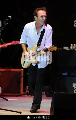 MIAMI, FL - 14. APRIL: David Cassidy führt auf der Magic City Casino am 14. April 2012 in Miami, Florida. © mpi04/MediaPunch Inc Stockfoto