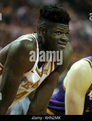 18.November 2017. Mohamed Bamba #4 der Texas Longhorns in Aktion vs die New-Hampshire Wildkatzen bei der Frank Erwin Center in Austin, Texas. Texas Niederlagen Lipscomb 80-57. Robert Backman/Cal Sport Media. Stockfoto