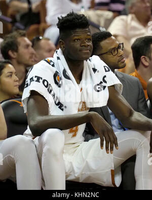 18.November 2017. Mohamed Bamba #4 der Texas Longhorns in Aktion vs die New-Hampshire Wildkatzen bei der Frank Erwin Center in Austin, Texas. Texas Niederlagen Lipscomb 80-57. Robert Backman/Cal Sport Media. Stockfoto