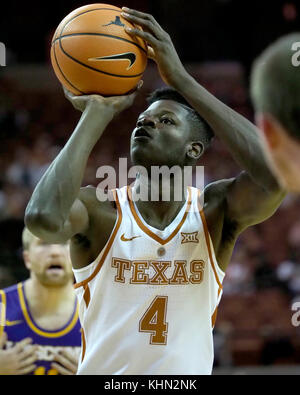 18.November 2017. Mohamed Bamba #4 der Texas Longhorns in Aktion vs die New-Hampshire Wildkatzen bei der Frank Erwin Center in Austin, Texas. Texas Niederlagen Lipscomb 80-57. Robert Backman/Cal Sport Media. Stockfoto