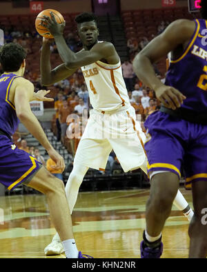 18.November 2017. Mohamed Bamba #4 der Texas Longhorns in Aktion vs die New-Hampshire Wildkatzen bei der Frank Erwin Center in Austin, Texas. Texas Niederlagen Lipscomb 80-57. Robert Backman/Cal Sport Media. Stockfoto