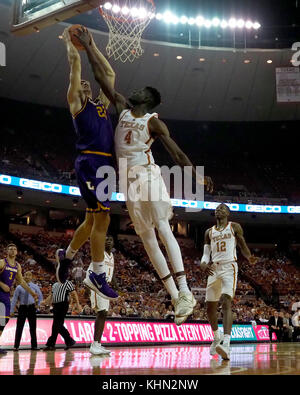 18.November 2017. Mohamed Bamba #4 der Texas Longhorns in Aktion vs die New-Hampshire Wildkatzen bei der Frank Erwin Center in Austin, Texas. Texas Niederlagen Lipscomb 80-57. Robert Backman/Cal Sport Media. Stockfoto