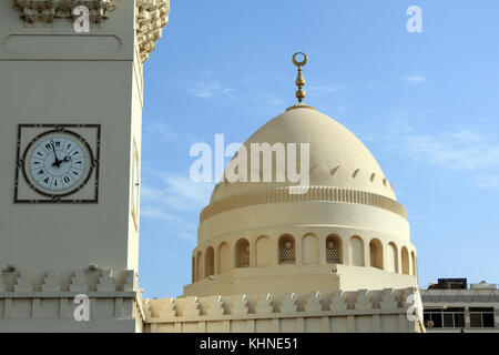 Clock Tower und Moschee in Manama, Bahrain Stockfoto