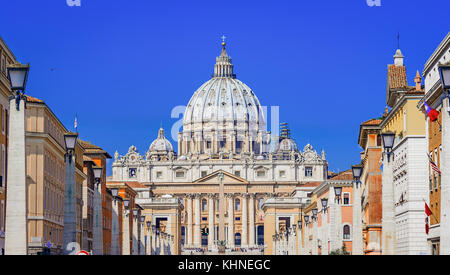 Saint Peter Basilika auf dem Petersplatz im Vatikan, Rom, Italien Stockfoto