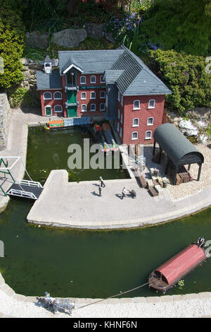 Luftbild Kanal und Laderampe Bekonscot Model Village Beaconsfield Buckinghamshire England Stockfoto