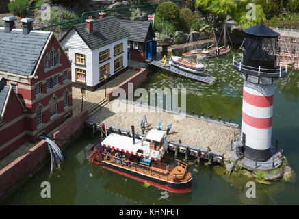 Luftaufnahme Leuchtturm und Hafen Bekonscot Model Village Beaconsfield Buckinghamshire England Stockfoto