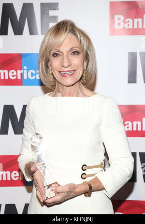 Die 28. Jährliche Verleihung der Courage in Journalism Awards der International Women’s Media Foundation zu Ehren von Andrea Mitchell, Deborah Amos, Saniya Toiken, Hadeel al-Yamani in der Cipriani 42nd Street mit: Andrea Mitchell Where: New York, New York, United States Wann: 18 Oct 2017 Credit: Derrick Salters/WENN.com Stockfoto