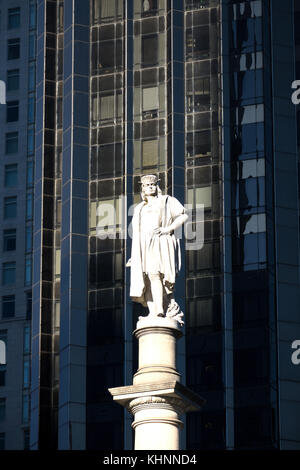 Die umstrittene Christopher Columbus Statue in Columbus Circle in New York City Stockfoto