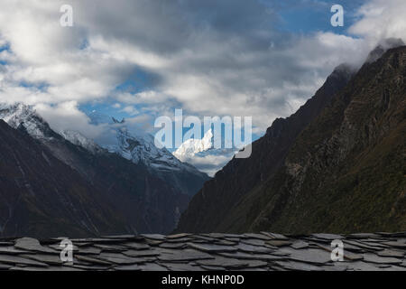 Ganesh Himal Stöcke, an der Spitze der tsum Valley, Nepal Stockfoto