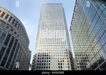 One Canada Square, manchmal auch Canary Wharf Tower oder einfach Canary Wharf genannt, ist ein Wolkenkratzer in Canary Wharf, London Stockfoto