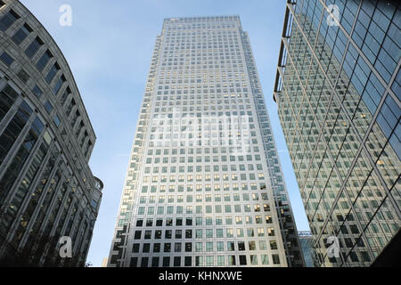 One Canada Square, manchmal auch Canary Wharf Tower oder einfach Canary Wharf genannt, ist ein Wolkenkratzer in Canary Wharf, London Stockfoto