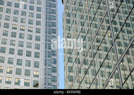 One Canada Square, manchmal auch Canary Wharf Tower oder einfach Canary Wharf genannt, ist ein Wolkenkratzer in Canary Wharf, London Stockfoto