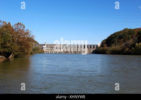 Ein Tag bei Douglas Lake snd Damm in East Tennessee. Stockfoto