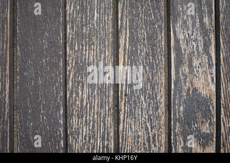 Altes holz mit Getreide und Flocken von Farbe an einer Tür Stockfoto