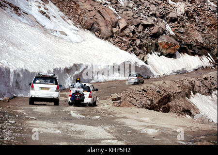 Himalayan Mountain Pass in der Nähe von Leh, Ladakh - Khardung La Pass, den höchsten befahrbaren Pass der Welt Stockfoto