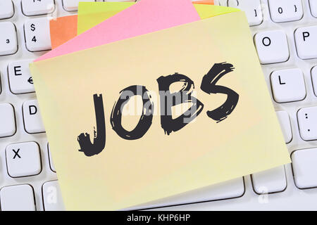 Jobs, Job recruitment Mitarbeitern beachten Sie Papier Office Business Konzept computer Tastatur Stockfoto