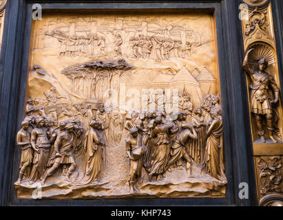 Panel auf Osten Tür des Baptisteriums in Florenz, Italien Stockfoto
