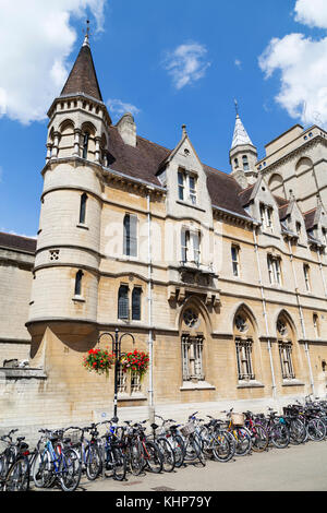 Großbritannien, Oxford, Fahrräder geparkt berufskranheiten Balliol College. Stockfoto