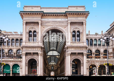 MAILAND, ITALIEN - 04. NOVEMBER 2017: Mailand, Galerie Vittorio Emanuele II auf dem Platz des Duomo in Italien im November 4, 2017 Stockfoto