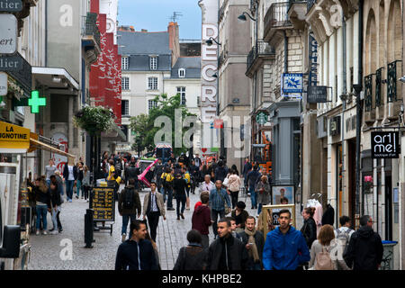 Geschäfte in der Altstadt von Nantes, Loire Atlantique, Frankreich. Stockfoto