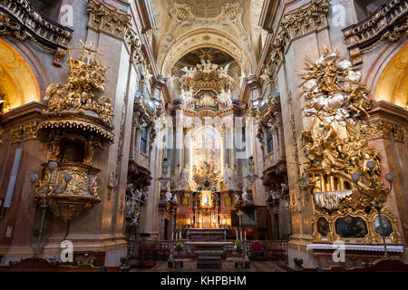 St. Peter's Kirche (Peterskirche) Interieur in Wien, Österreich, barocker Hochaltar Stockfoto