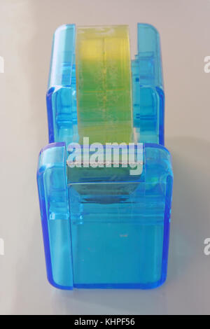 Kunststoff blau Klebeband Halter. Stockfoto
