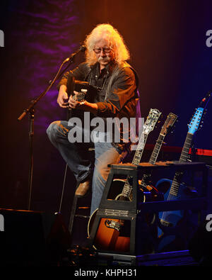 FORT LAUDERDALE, FL - FEBRUAR 04: Arlo Guthrie tritt am 4. Februar 2017 im Parker Playhouse in Fort Lauderdale Florida auf Leute: Arlo Guthrie Stockfoto