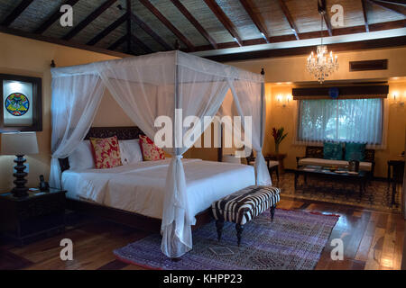 Die Zimmer im Nayara Hotel, Spa & Gärten, Oeste de Fortuna, La Fortuna De San Carlos, Arenal Volcano National Park, Costa Rica Stockfoto