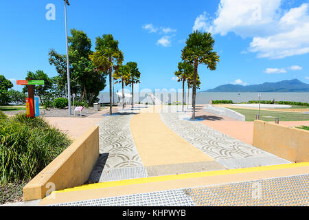 Dekoriert Plasterung auf Cardwell Wasser nahe der Anlegestelle, Far North Queensland, FNQ, Australien Stockfoto