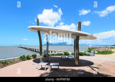 Anzeigen von Cardwell Wasser nahe der Anlegestelle, Far North Queensland, FNQ, Australien Stockfoto