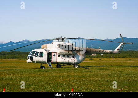 Hubschrauber ein heliport in petropavlovsk-kamchatsky. kamtschatka. Russland Stockfoto