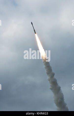 Die Orbital atk Minotaur-c taurus Rakete mit 10 kleinen Planeten Satelliten startet von der Vandenberg Air Force Base Launch Complex 576 - e 31. Oktober 2017 in der Nähe von Lompoc, Kalifornien. (Foto von Ian Dudley über planetpix) Stockfoto