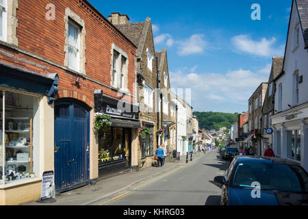 Blick auf lange Straße, Wotton-under-Edge, Gloucestershire, Vereinigtes Königreich Stockfoto