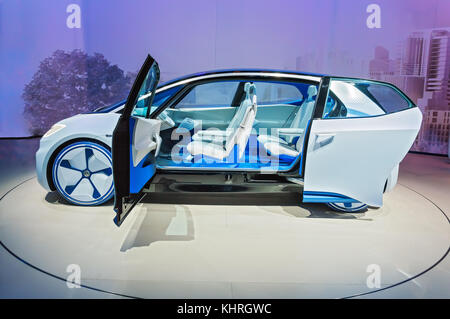 FRANKFURT, DEUTSCHLAND - SEP 17, 2017: Autonomes Elektroauto Volkswagen I.D. auf der IAA IAA Frankfurt mit offenen Türen Stockfoto