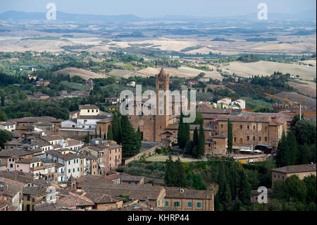 Romanische Basilika di San Clemente in Santa Maria dei Servi (die Kirche der Santa Maria dei Servi) im historischen Zentrum von Siena aufgelisteten Weltkulturerbe der Vereinten Nationen Stockfoto