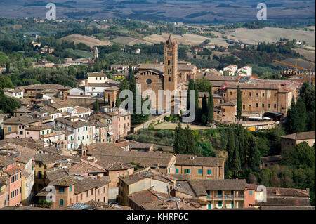 Romanische Basilika di San Clemente in Santa Maria dei Servi (die Kirche der Santa Maria dei Servi) im historischen Zentrum von Siena aufgelisteten Weltkulturerbe der Vereinten Nationen Stockfoto