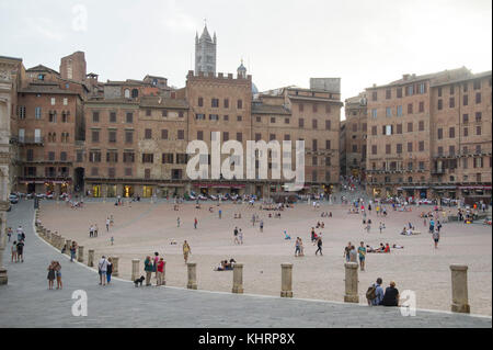 Piazza del Campo im historischen Zentrum von Siena aufgeführt von der UNESCO zum Weltkulturerbe in Siena, Toskana, Italien. 28. August 2017 © wojciech Strozyk/Alamy Stock Stockfoto
