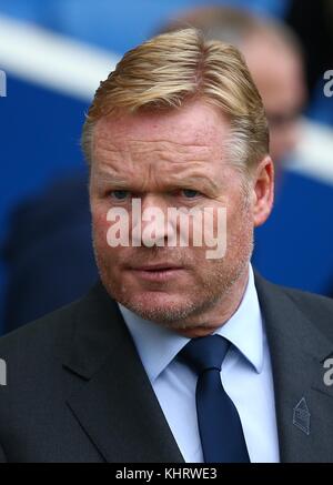 Everton Manager Ronald Koeman während der Premier League Match zwischen Brighton und Hove Albion und Everton an der American Express Community Stadion in Brighton und Hove. 15 Okt 2017 *** EDITORIAL NUR VERWENDEN *** Keine Merchandising. Für Fußball Bilder FA und Premier League Einschränkungen Inc. kein Internet/Mobile Nutzung ohne fapl Lizenz - für Details Kontakt Fußball Dataco Stockfoto