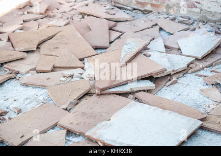 Terrasse Doppelboden, in Werke wtaerproofing unter zu setzen. Stockfoto