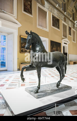 Neapel. Italien. Die Mazzocchi Pferd von Herculaneum. Museo Archeologico Nazionale di Napoli. Neapel Nationalen Archäologischen Museum. Das Pferd wurde rec Stockfoto